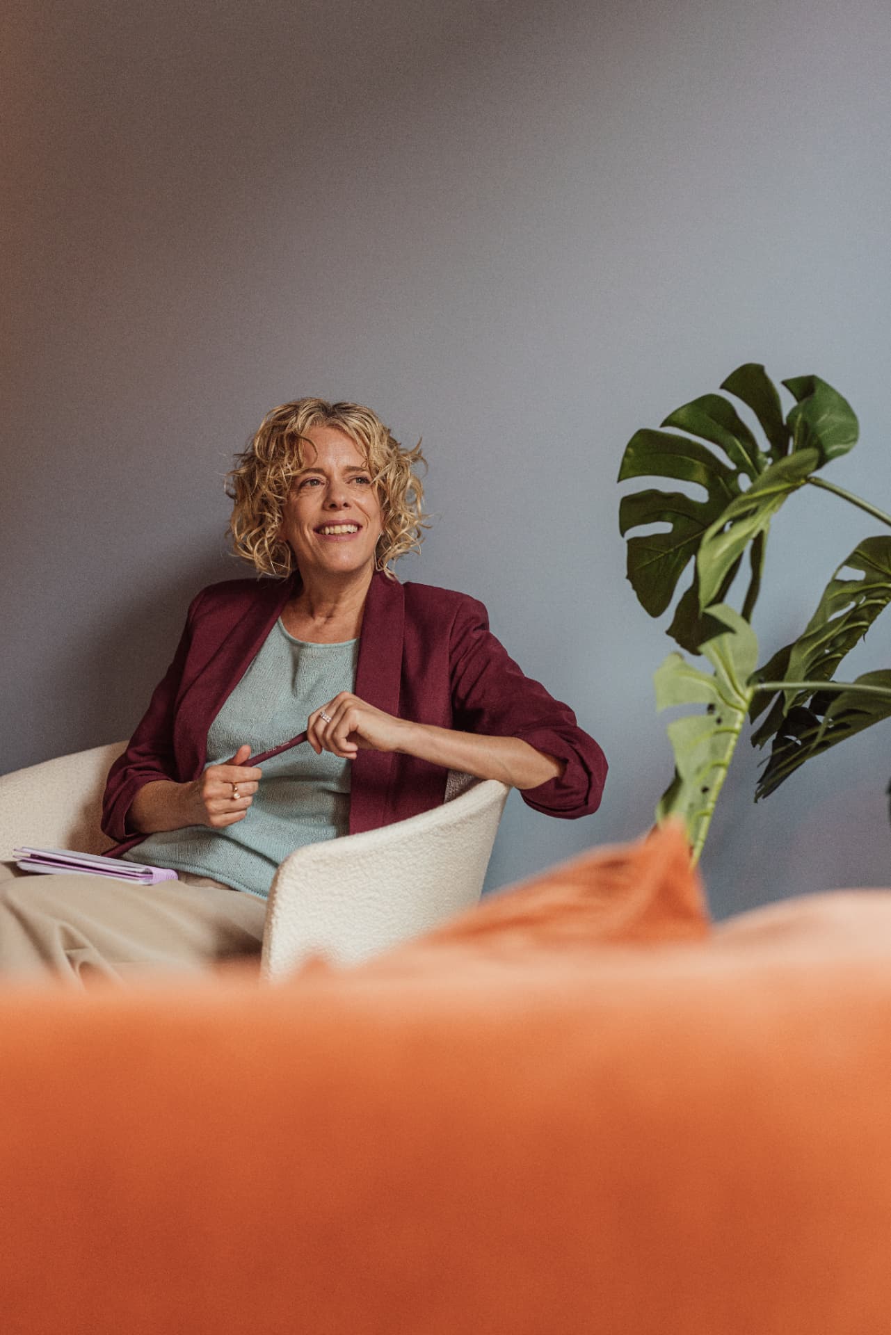 Tijdelijke placeholder — later een persoonlijke foto van Ann in een coachingsgesprek